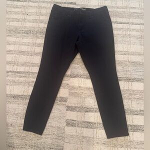 3/25🙂 Universal Thread Black Skinny Pants